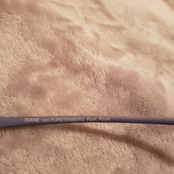 DVF Sun Glasses - Picture 3 of 4